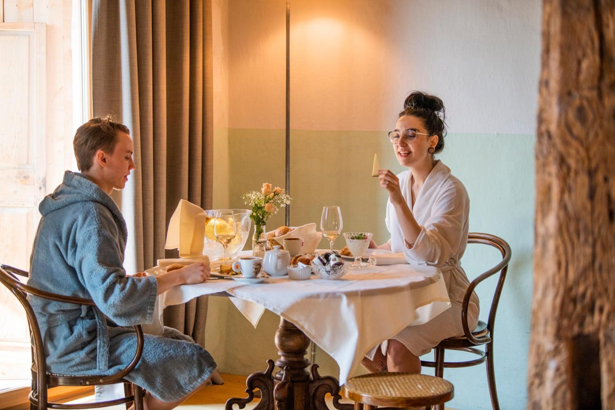Roessl Bianco B&B&B Мерано Экстерьер фото